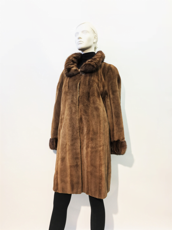 Samuel Fourrures - 3/4 shaved mink coat, long pile collar and cuffs - 7790 - Fur