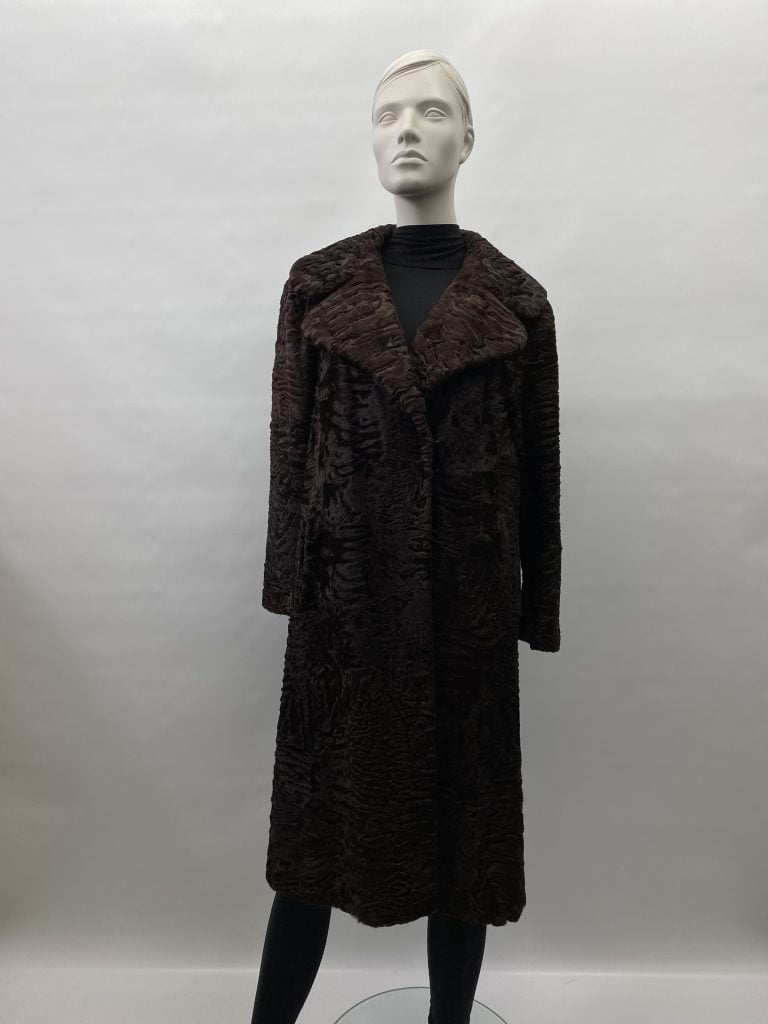 Manteau de Swakara brun avec martelle 7/8 - 8321